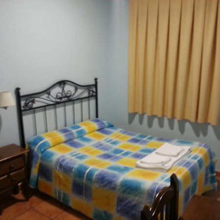 Hostal Las Tres Jotas Alcaracejos Chambre photo