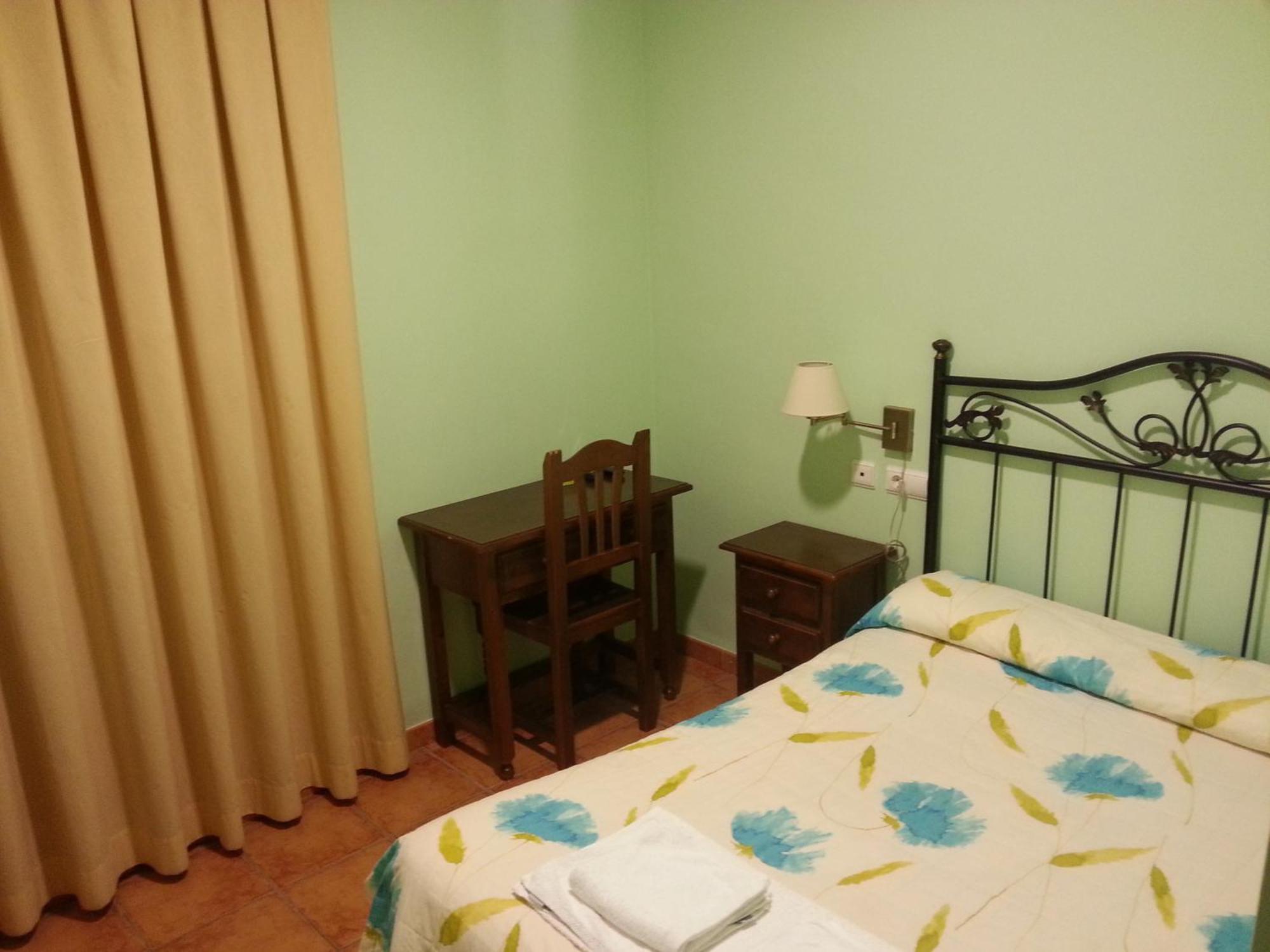 Hostal Las Tres Jotas Alcaracejos Chambre photo