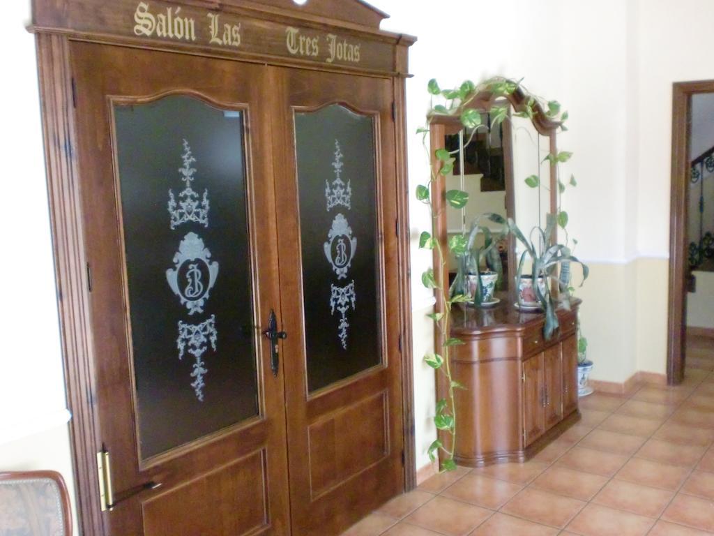 Hostal Las Tres Jotas Alcaracejos Extérieur photo