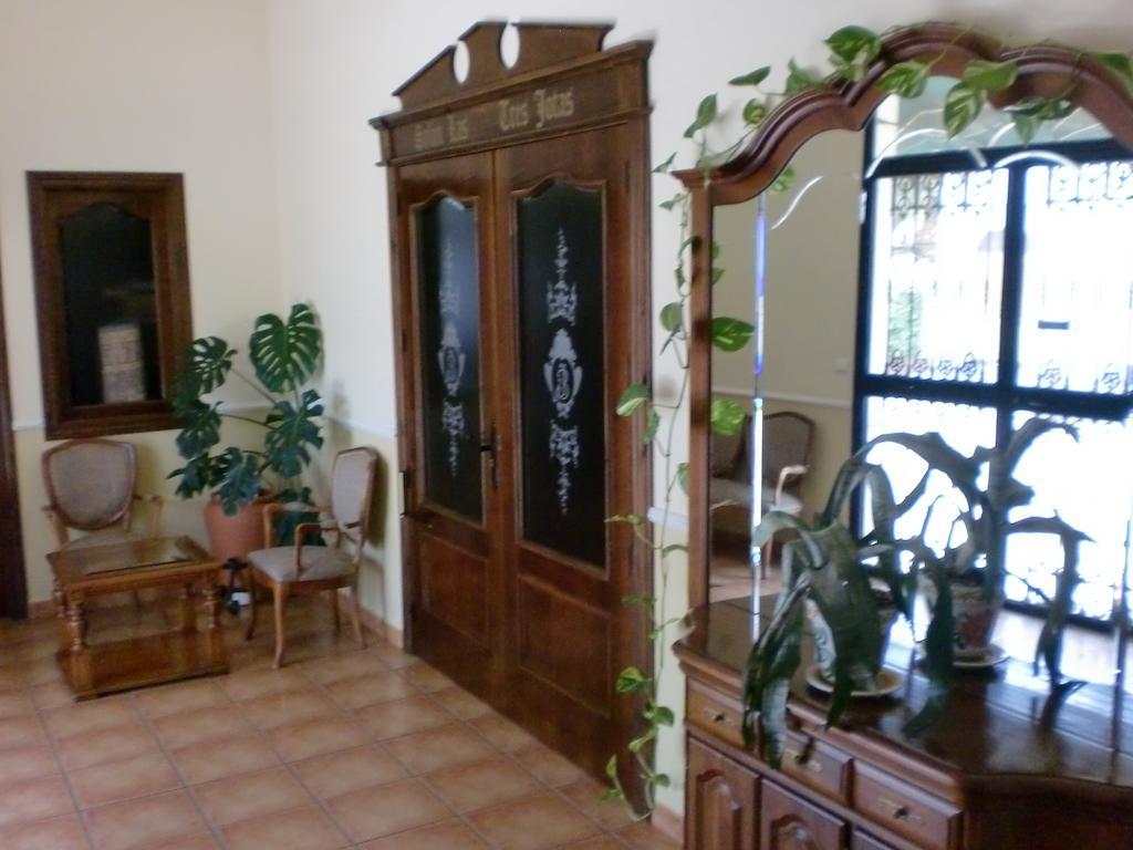 Hostal Las Tres Jotas Alcaracejos Extérieur photo